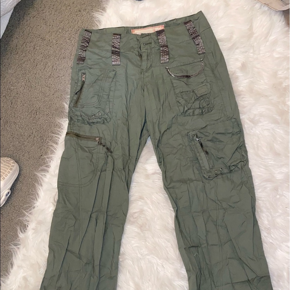 Super cute green cargos!